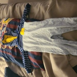 Boys carter's 18month long sleeve romper with hood